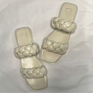 ShuShop Daria Cream Colored Woven Flat Sandals Size 9